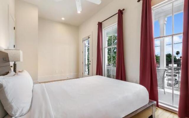 3BR Loft on Carondelet by Hosteeva