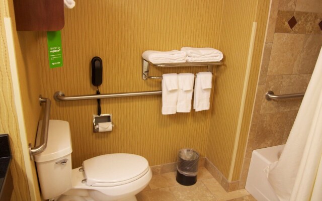 Hampton Inn & Suites Watertown