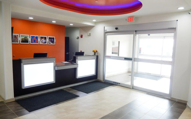 Motel 6 Tulsa, OK