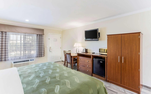 Mount Vernon Inn Escondido Downtown