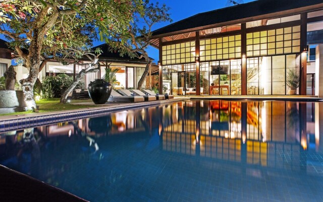 Finns Beach Villa Canggu