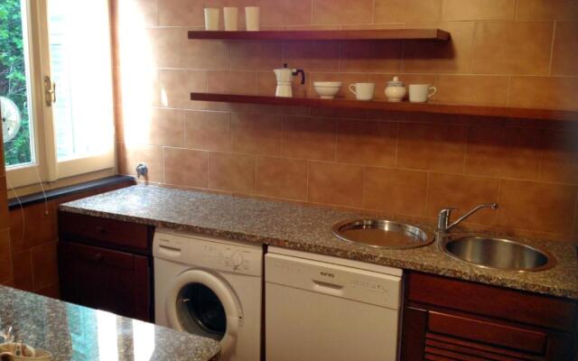 Large Apartment (3 bedrooms - 2 bathrooms), 50 meters from the beach