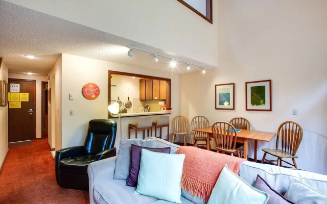 85sw - Fireplace - Washer/dryer - Dishwasher - Sleeps 4 2 Bedroom Home by RedAwning