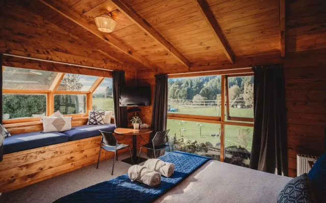 Paradise Valley Lodge