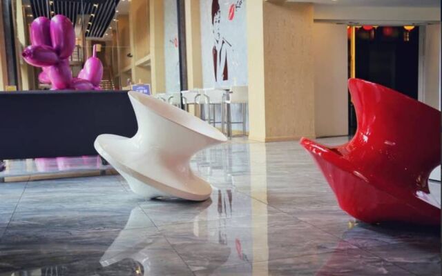 Leshan Wow Hotel