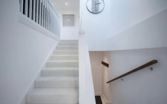 Skylark - 2 Bedroom Apartment - Tenby