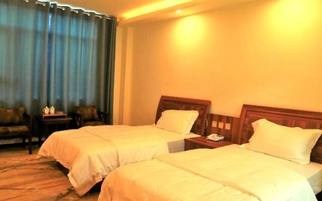 October Daocheng Youth Hostel