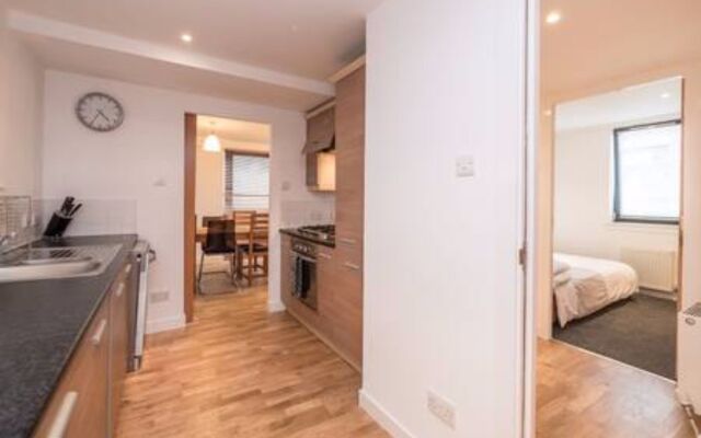 2 Bedroom Apartment Off Royal Mile