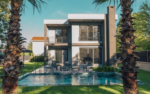 Villa Gray