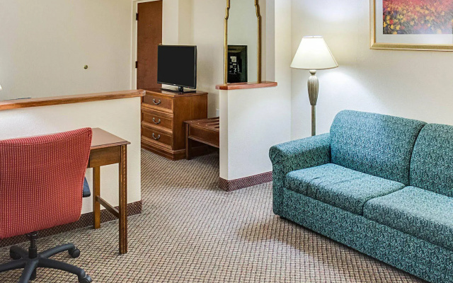 Quality Inn & Suites Olde Town
