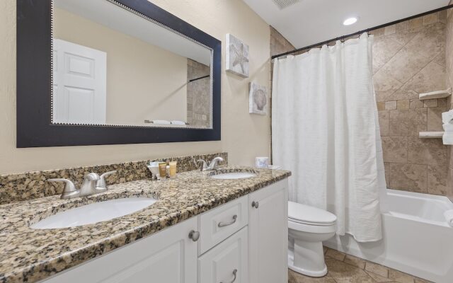 Whispering Palms Villa