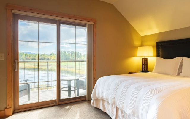 Gallatin River Lodge
