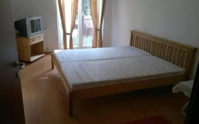 Villa Palazzo Apartments