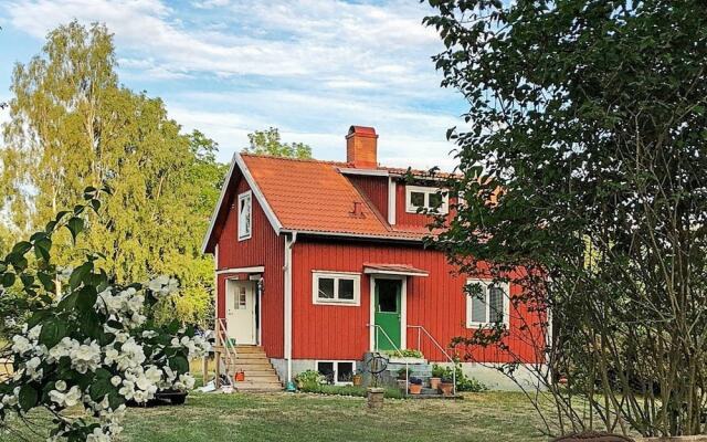 6 Person Holiday Home in Löttorp