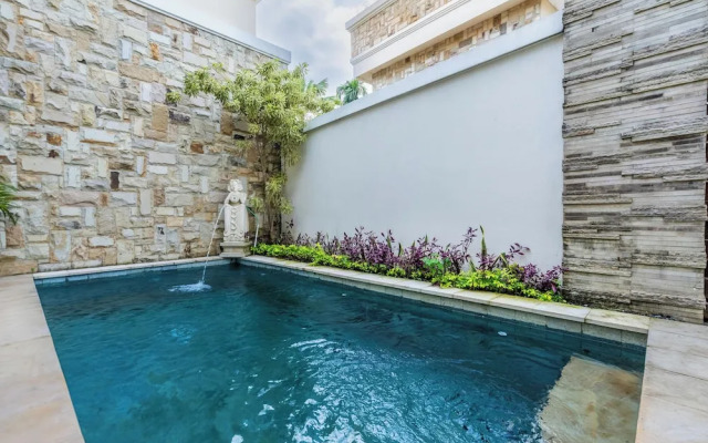 Private Pool Villa Arsy by Orivista