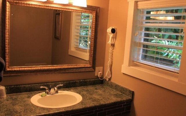 Malahat Bungalows Motel