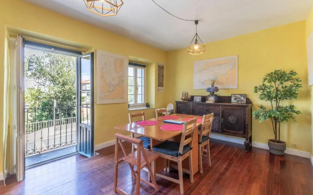 Antigua casa de escritor junto a la playa