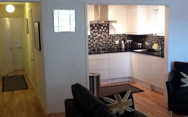 Flat 4 Summertown Court