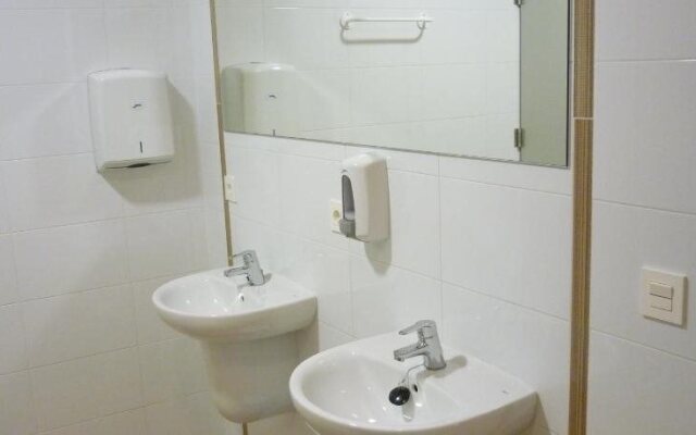 Pensión Albergue Puente Ribeira - Hostel