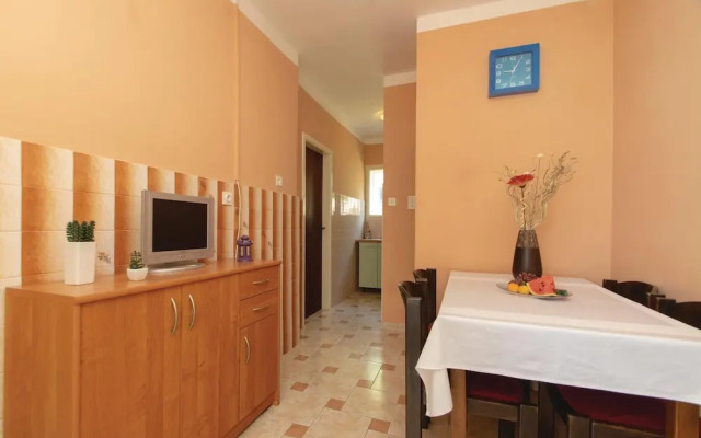 Amazing Home in Gradina With 3 Bedrooms and Wifi