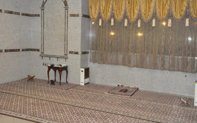 Refaaf Al Azizia Hotel