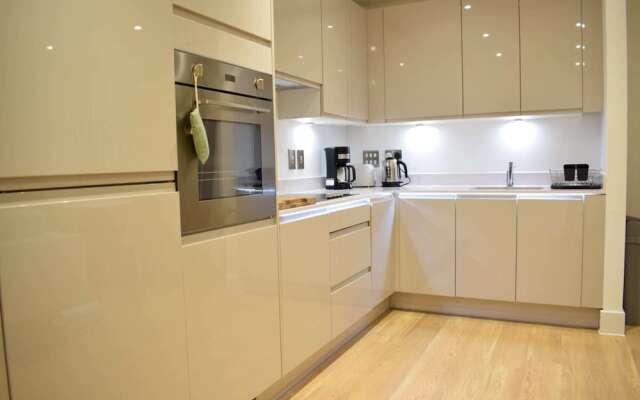 2 Bedroom Flat in Park Royal