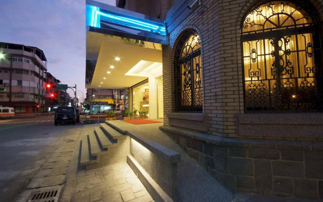 The Metro Hotel