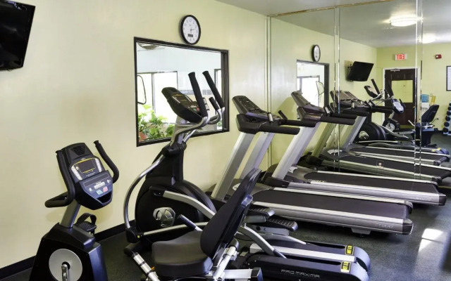 Holiday Inn Express & Suites Birmingham South - Pelham by IHG