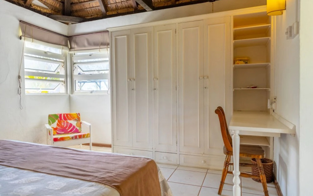 Veloutier Blanc Beachfront Villa by StayMauritius