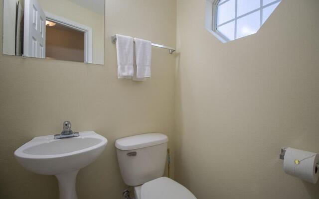 Oak Shores 66