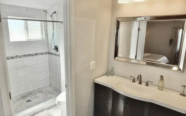 Bellflower Breeze Charming 3 BDR in Long Beach!