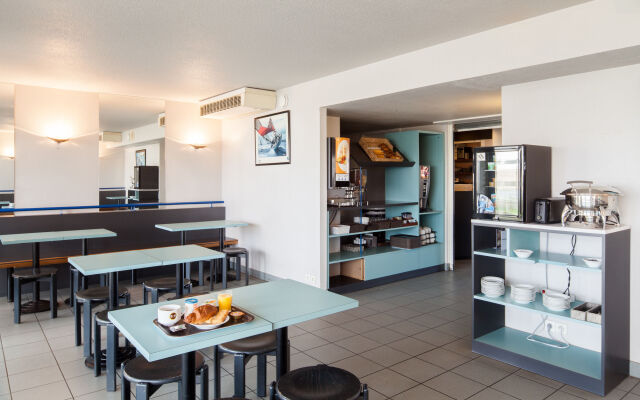 B&B HOTEL Calais Coquelles Tunnel sous la Manche