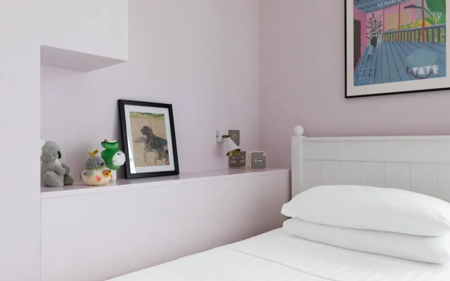 Nevern Square X by Onefinestay