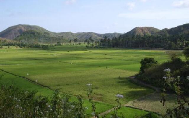 Pantai South Lombok Vilas