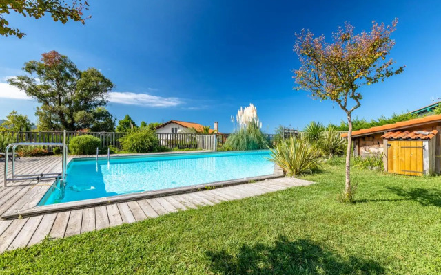 Bella Vista Guest Center Pays Basque