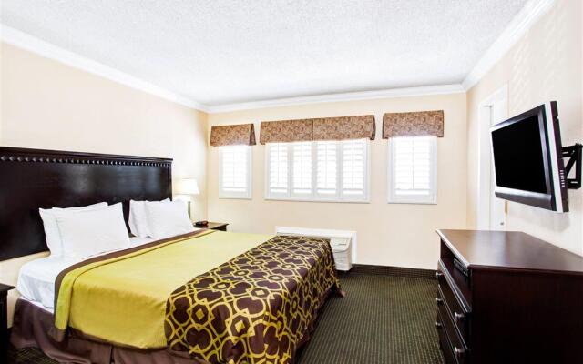 Travelodge by Wyndham Chatsworth