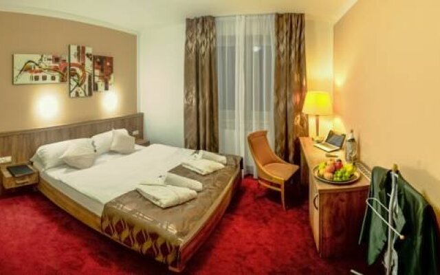 Wellness Hotel Hluboký Dvůr