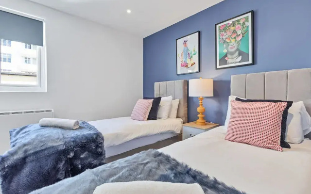 Right On : Bright On Apartment 1B | By My Getaways
