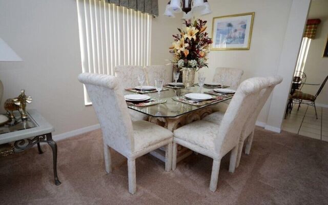 86340 2-story Pristine 4-bed Pool Home W/hot Tub & Balcony