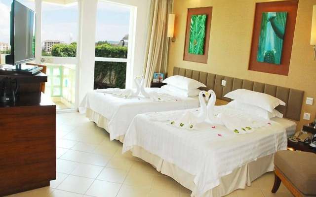 Cactus Resort Sanya by Gloria