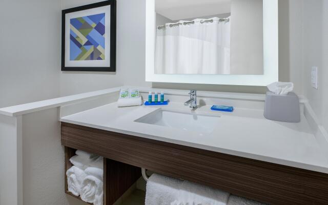 Holiday Inn Express & Suites Bryan - College Station by IHG