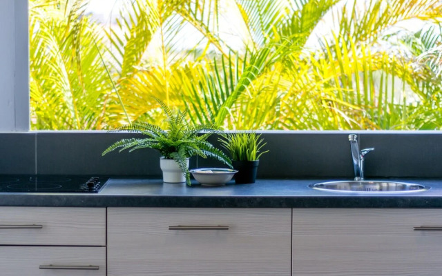 Palm Crest