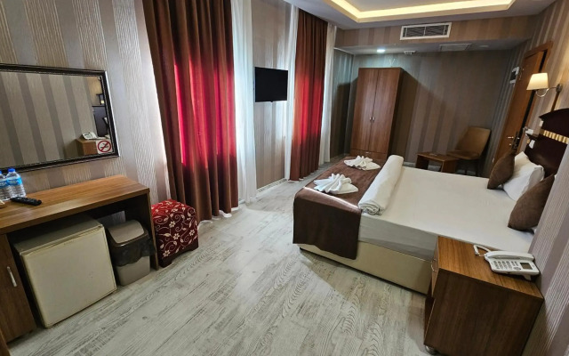 Pointbreak Hotel