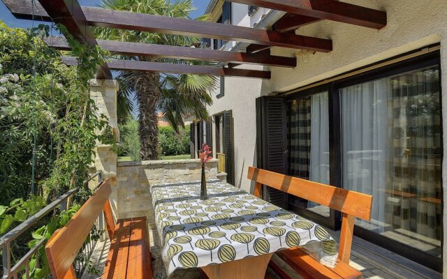 Quaint Holiday Home in Liznjan With Pool