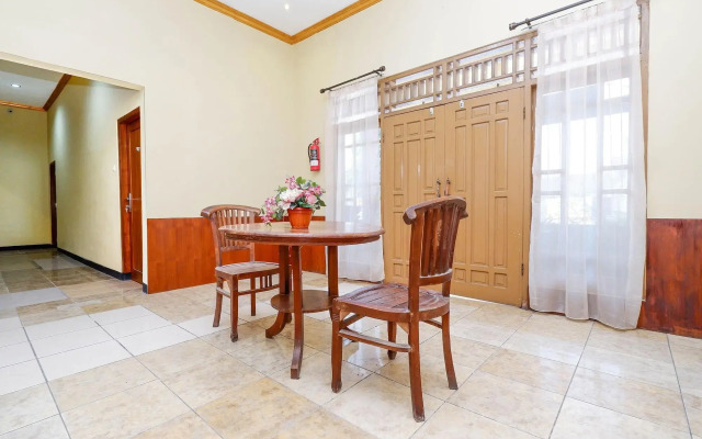 OYO 1312 Graha Wisata Hotel