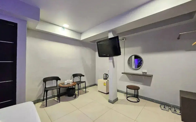 Hollywood Dannok Hotel