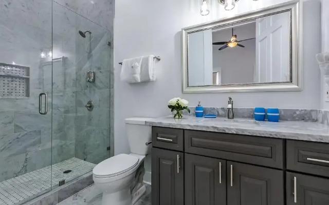 Newly Renovated 4BD Penthouse
