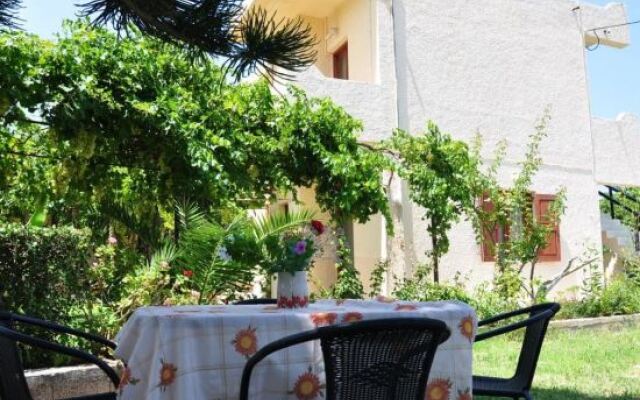Dimitra Apartments