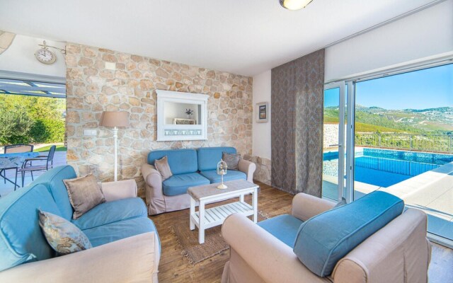 Stunning Home in Kremena With Wifi and 3 Bedrooms