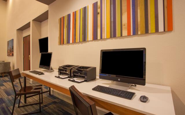 Holiday Inn Express & Suites Davis - University Area by IHG